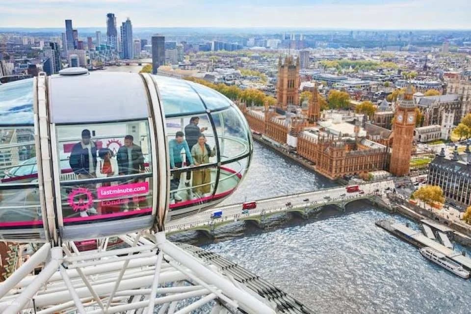 Windsor Castle Half-Day with Optional Entry to London Eye or Lunch