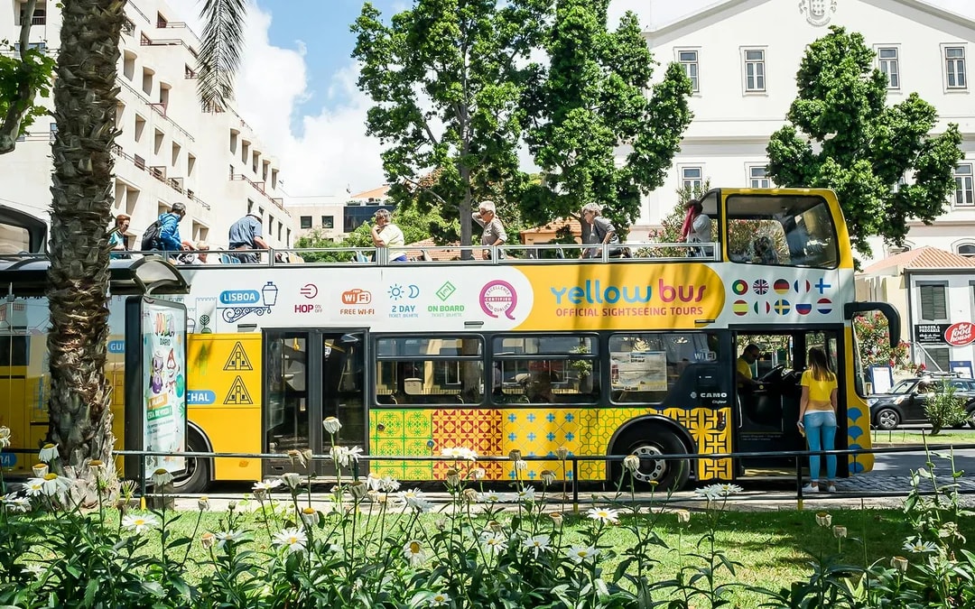 Yellow Bus Madeira: Funchal, Câmara de Lobos & Cabo Girão Hop-on Hop-off Bus Tour Image 4