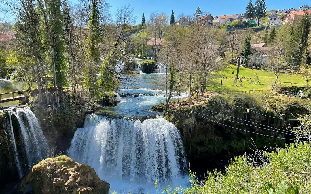 From Zagreb: Full-Day Trip to Plitvice Lakes National Park and Rastoke Village Image 11