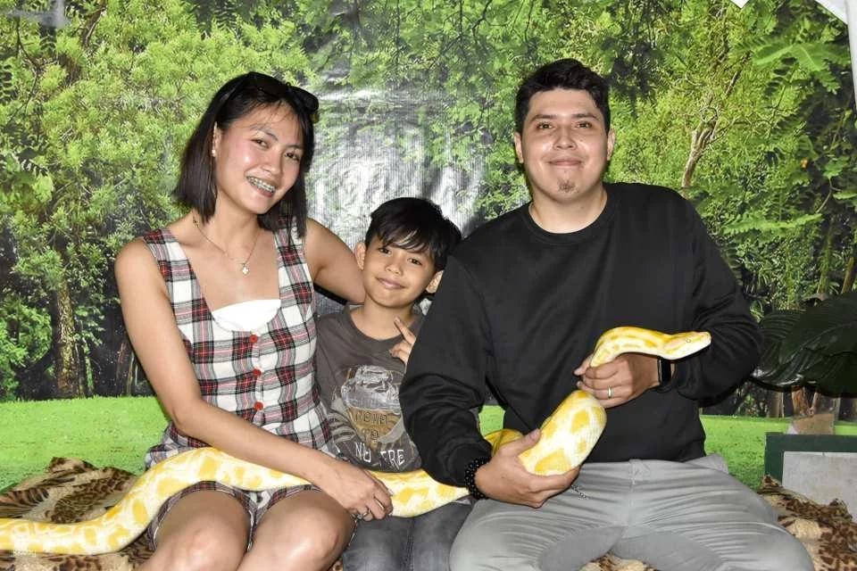 Zoori at Residence Inn Admission Ticket in Tagaytay | Philippines