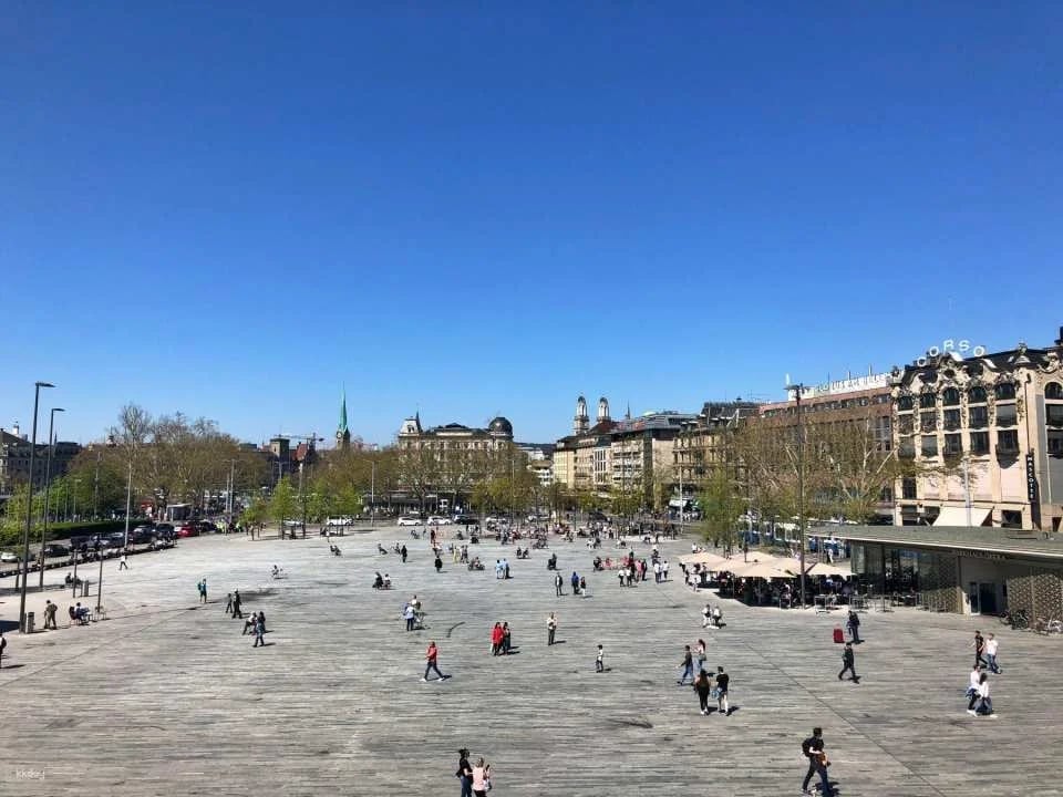 Zurich interactive scavenger hunt with the smartphone
